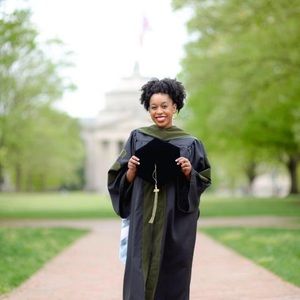 Meet your Posher, Dena